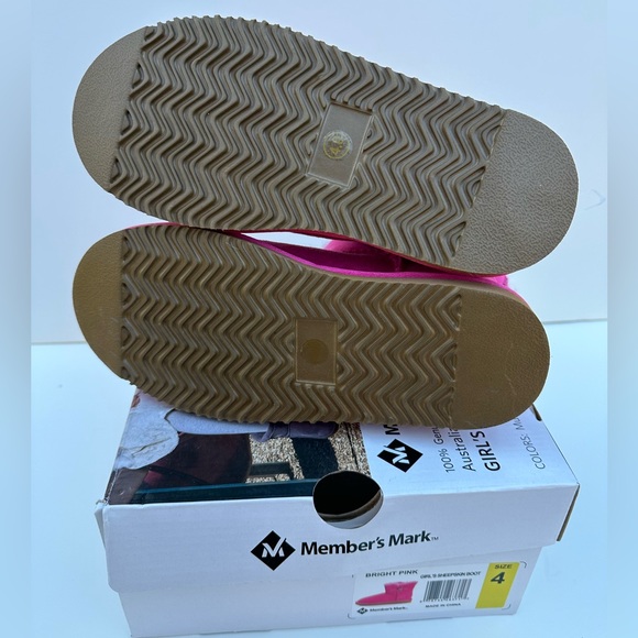 NIB Member's Mark Short Sheepskin Buckle Boots Girl's Size 4 Pink - Picture 5 of 7